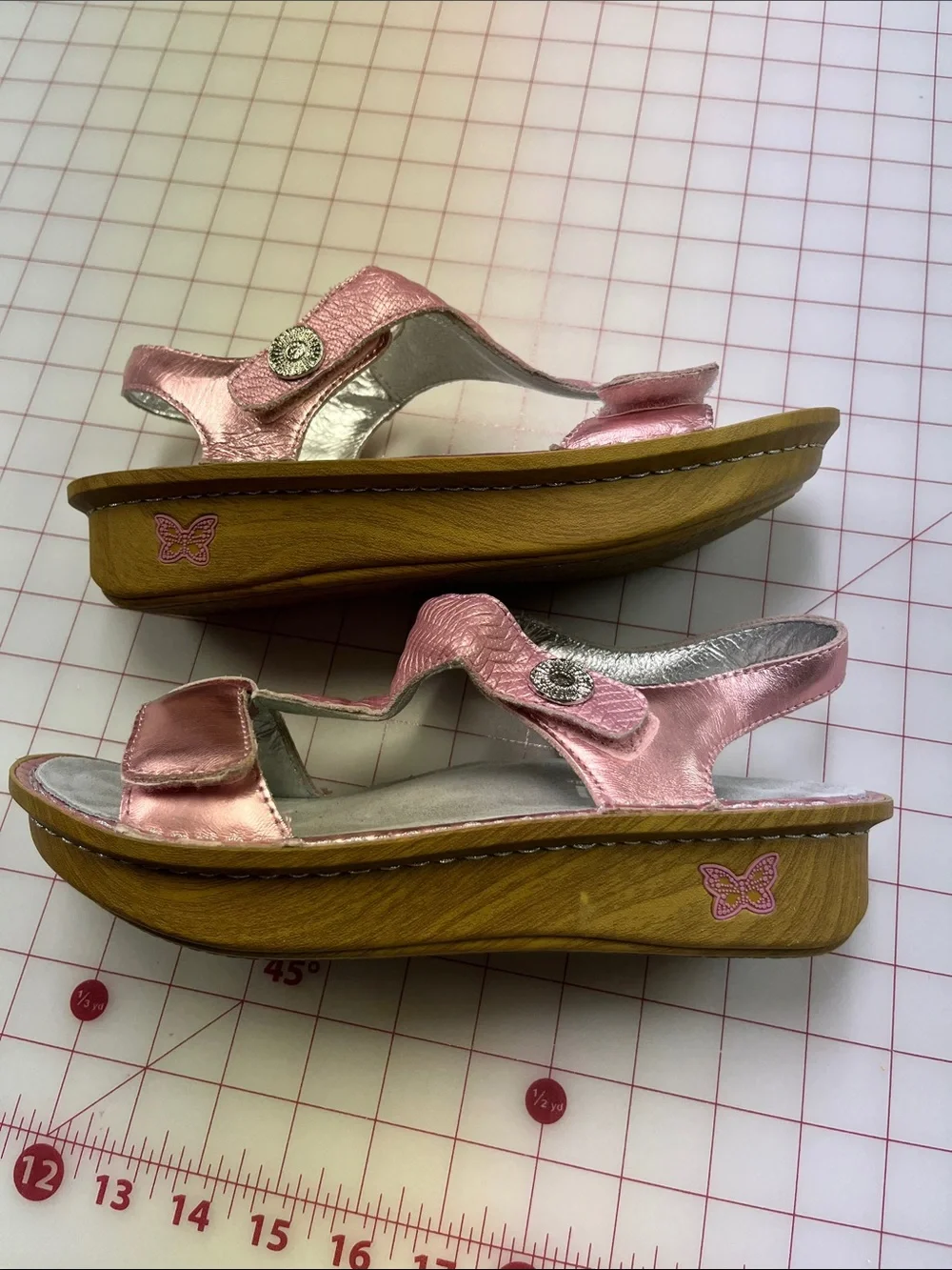 ALEGRIA Kendra Summer Beach Metallic Leather Pink T-Strap Wedge Slip-On Sandal 8